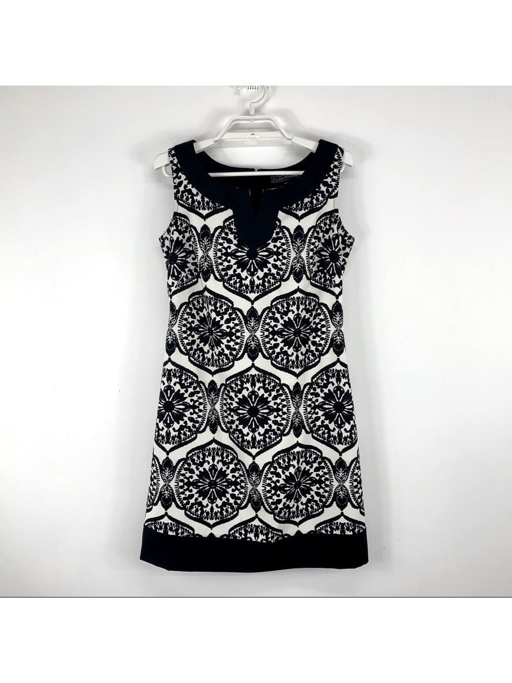 Jessica Howard Medallion Shift Summer Dress.